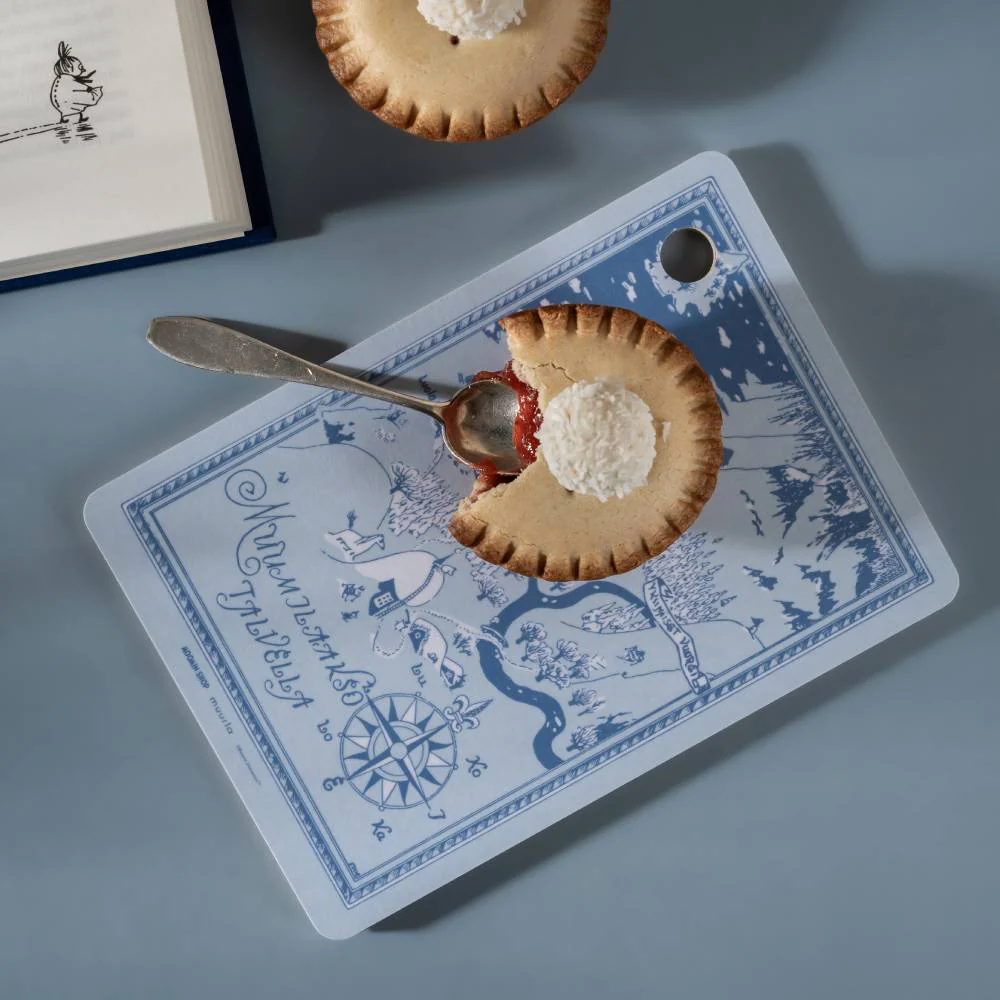 Moomin Dreamy Winter Chop & Serve Board 14x20cm - Image 4