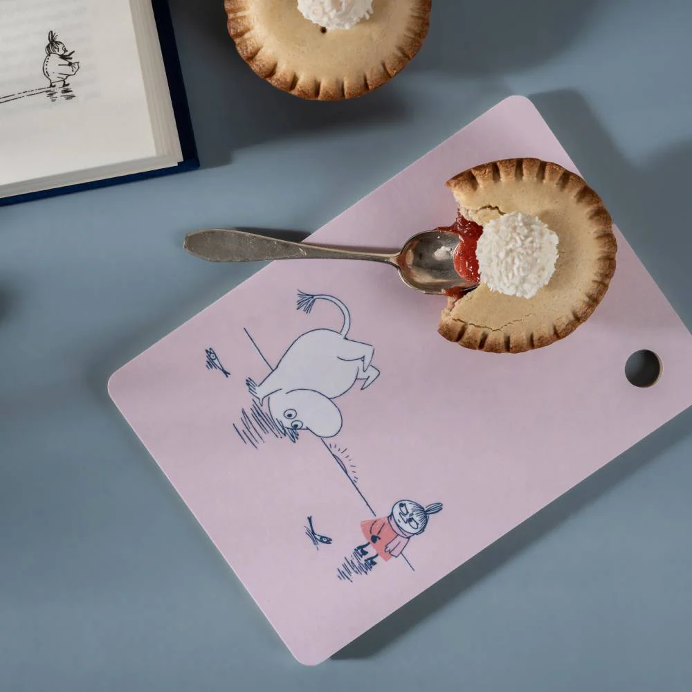 Moomin Dreamy Winter Chop & Serve Board 14x20cm - Image 5