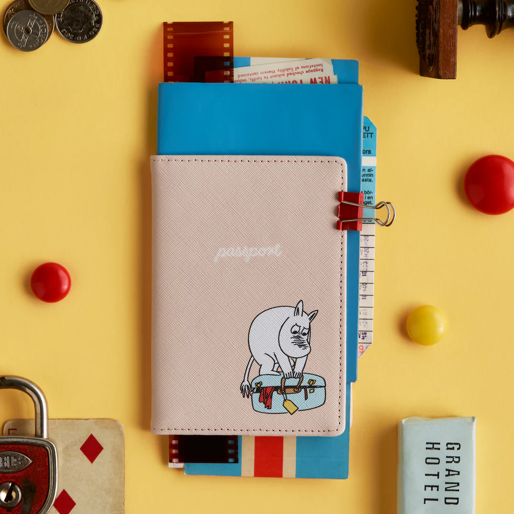 Moomin Holiday Rush Passport Cover - Image 5