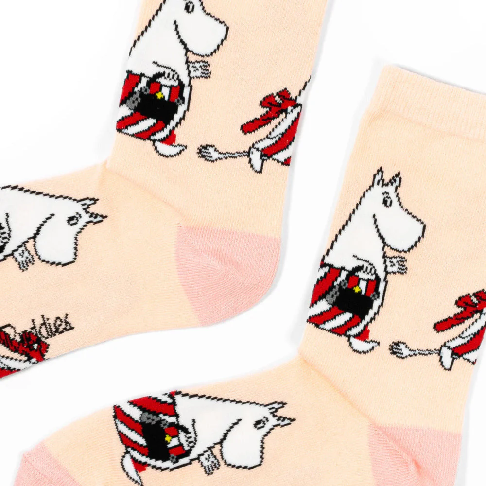 Moominmamma on Errands Socks Pink 36-42 - Image 2