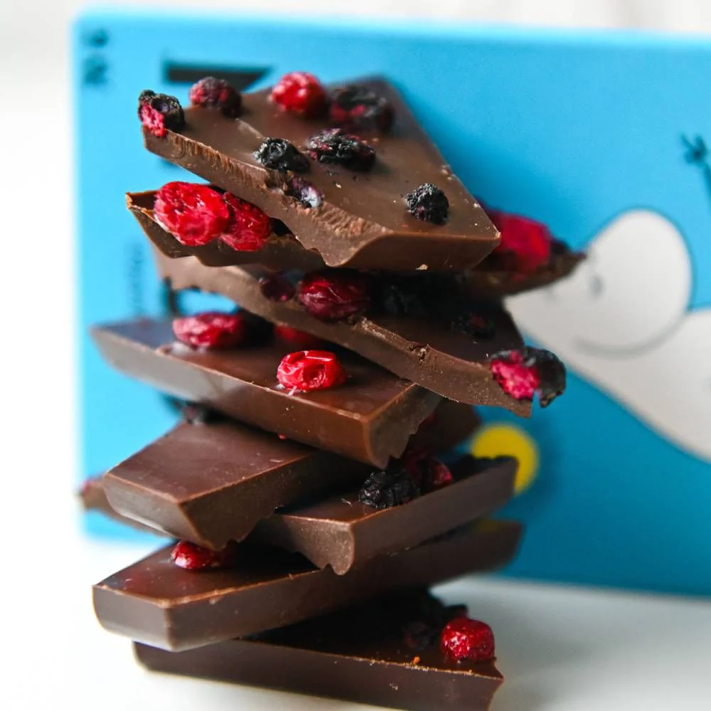 Moomintroll Dark Chocolate with Lingonberry & Blueberry 70g - Image 5