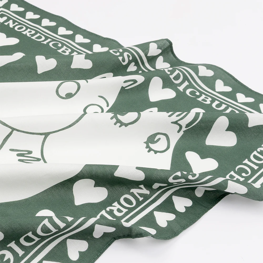 Moomintroll & Snorkmaiden Love Scarf Green - Image 3