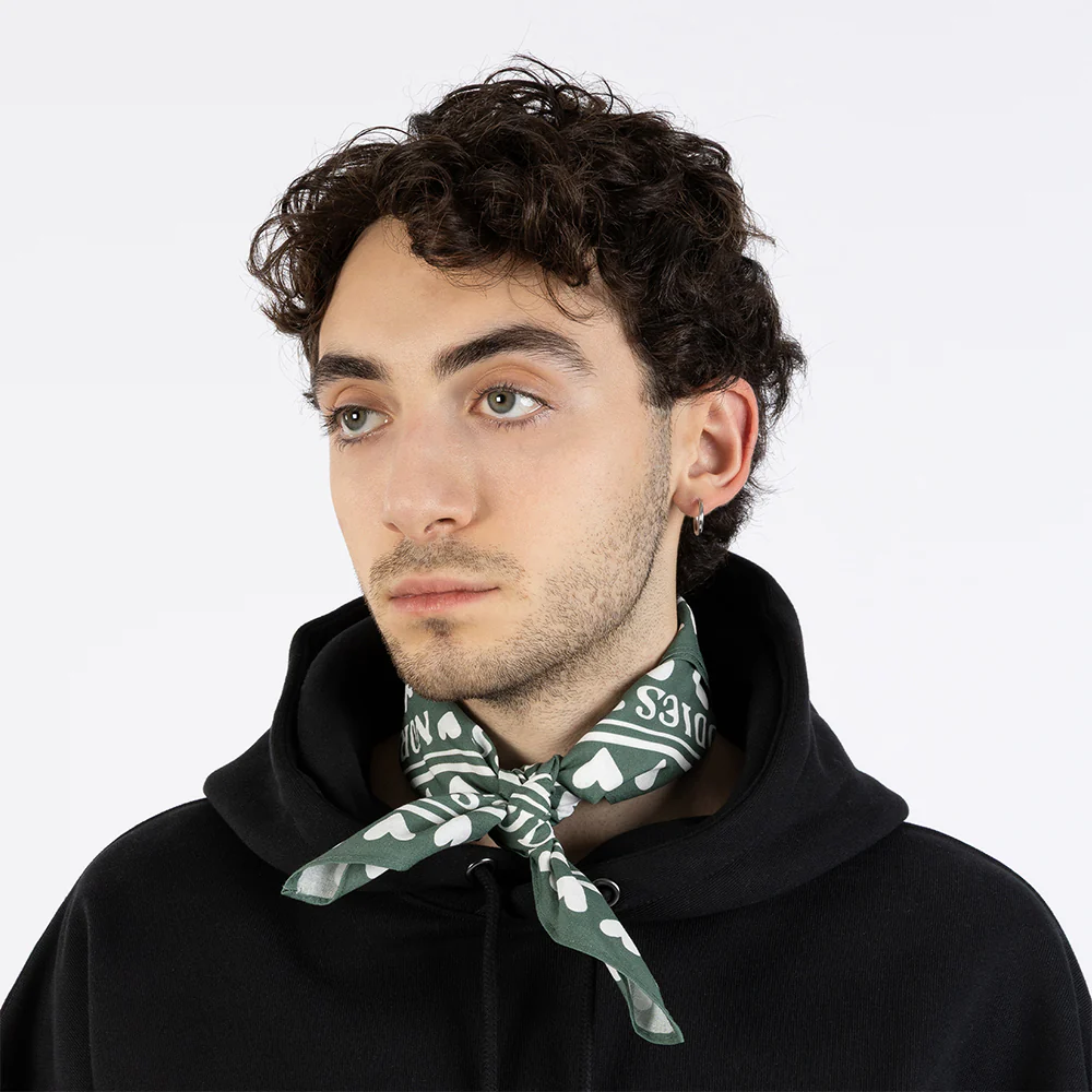 Moomintroll & Snorkmaiden Love Scarf Green - Image 5